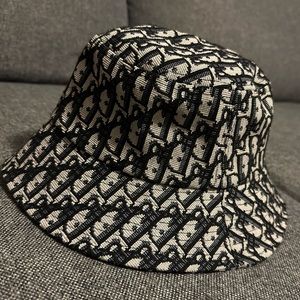 Dior bucket hat